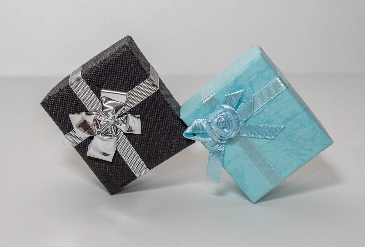 Luxuriöse Geschenkbox mit Geldumschlag
