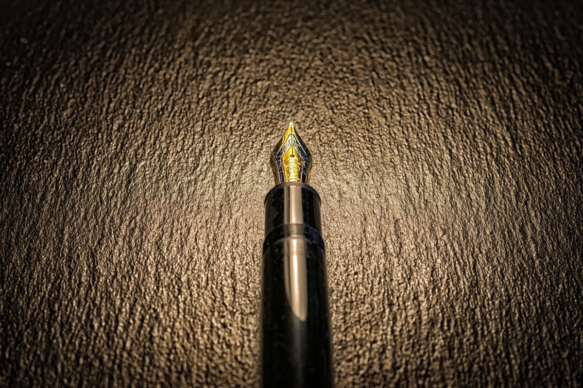 stylo en acier gravé