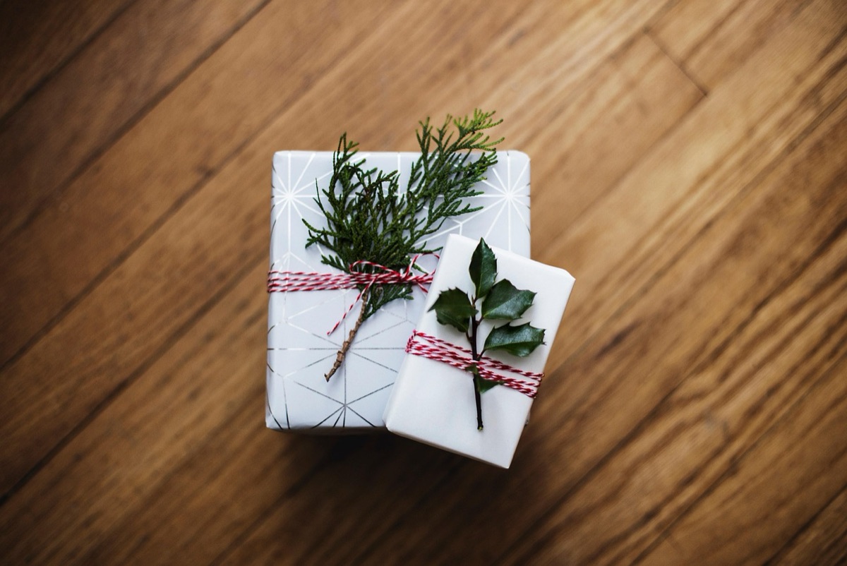 gift wrap paper roll