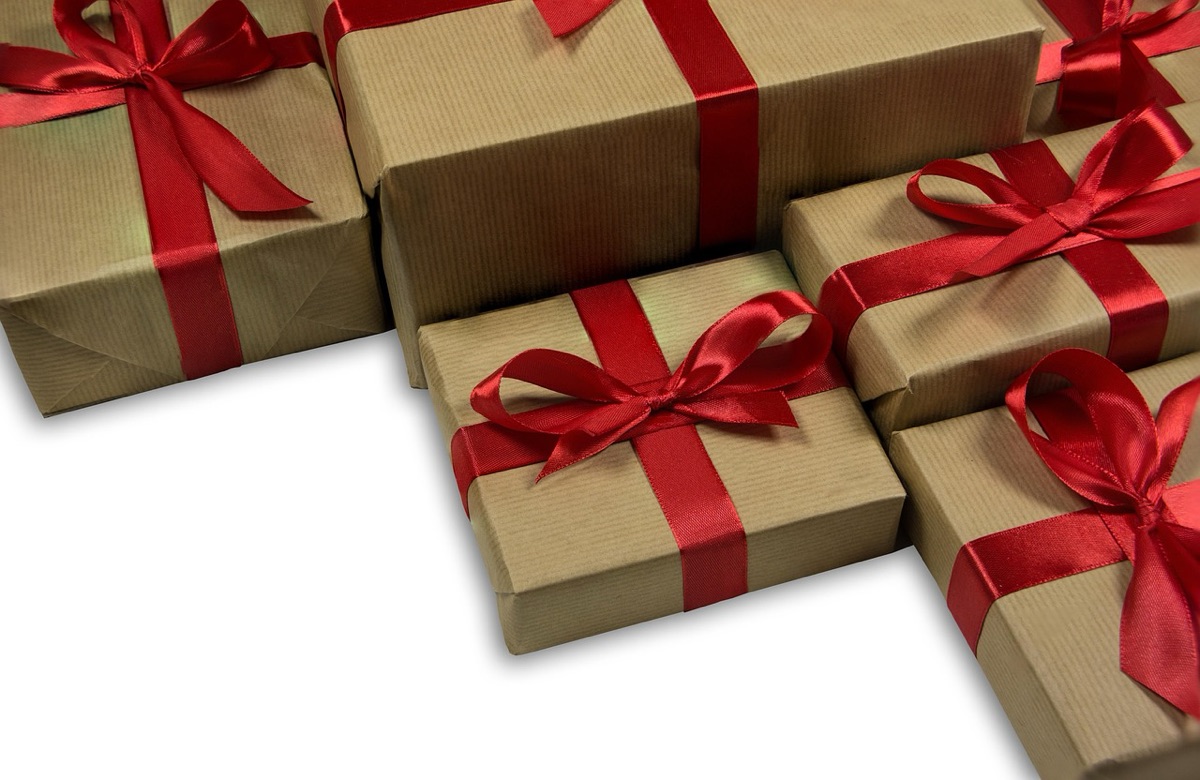 Caja de regalo de Navidad con embalaje plateado y dorado