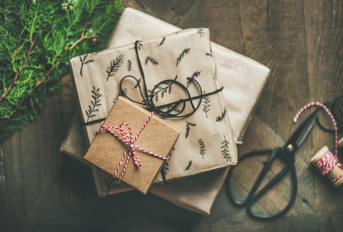 modern gift wrapping paper