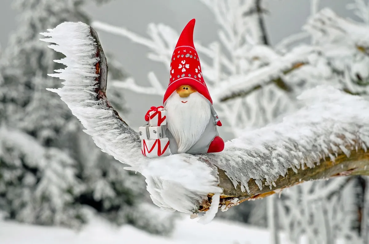 聖誕老人、玩偶、雪、冰棱、聖誕主題、尼可拉斯、小人、禮物、冬季、自然、冰封、冷氣、聖誕時節、雪、冬季、冬季、冬季、冬季